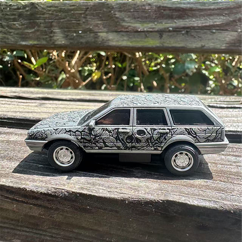1:64 Scale Rose & Skull Engraved Alloy Santana RC Car - T03