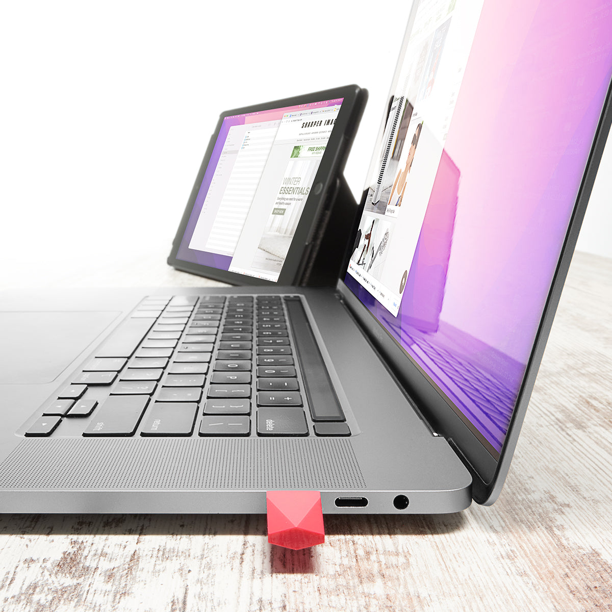 iPad-to-Monitor Adapter