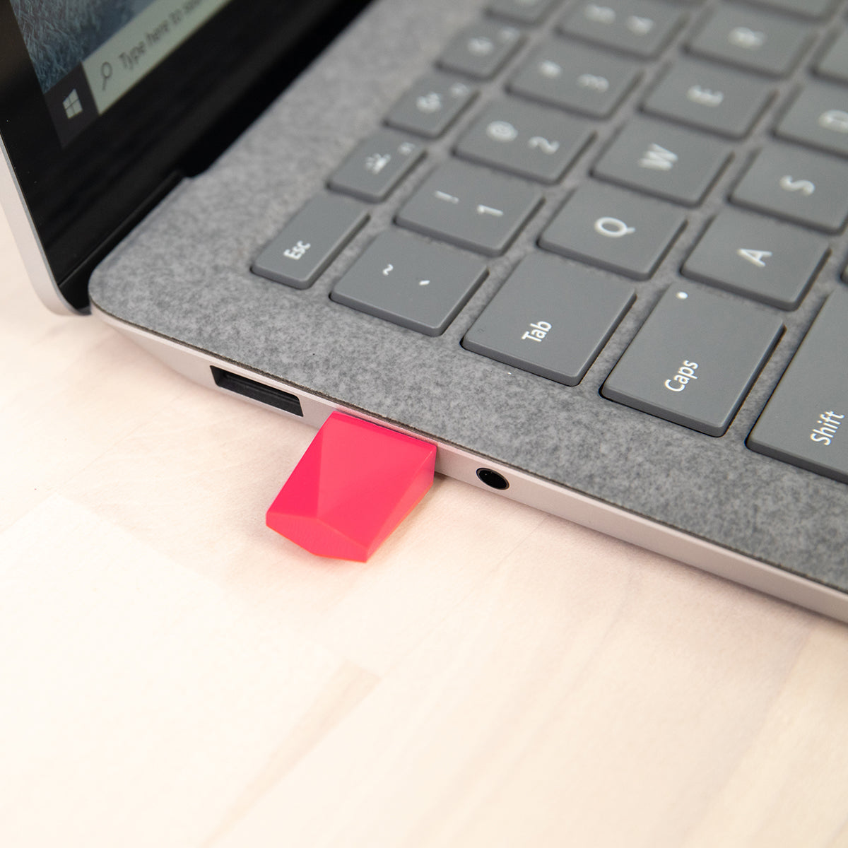 iPad-to-Monitor Adapter