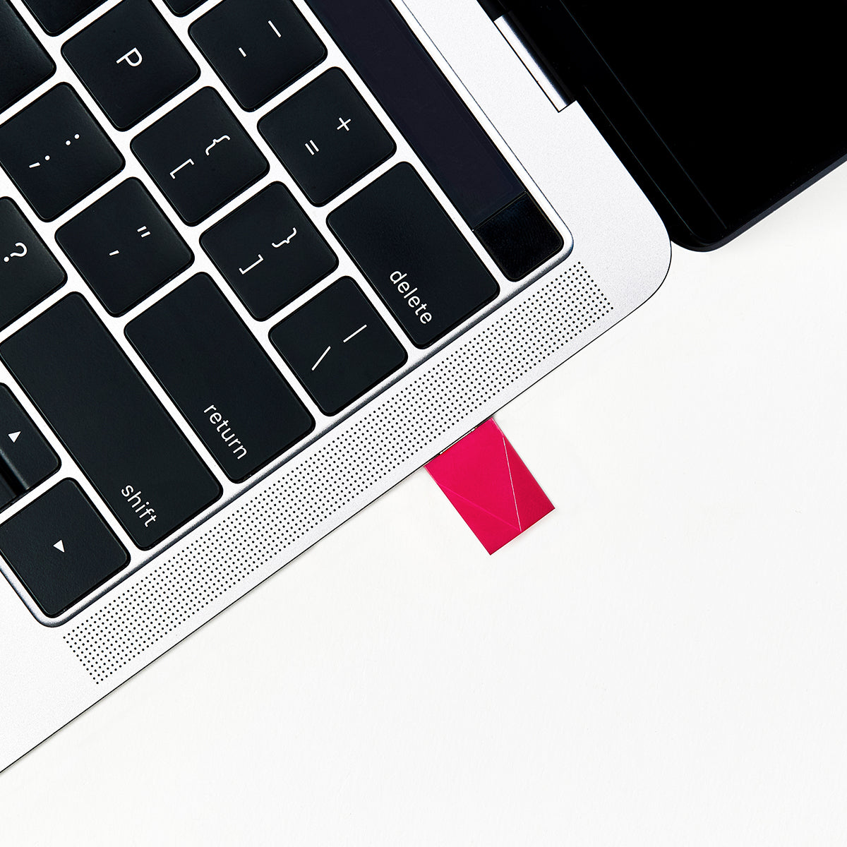 iPad-to-Monitor Adapter