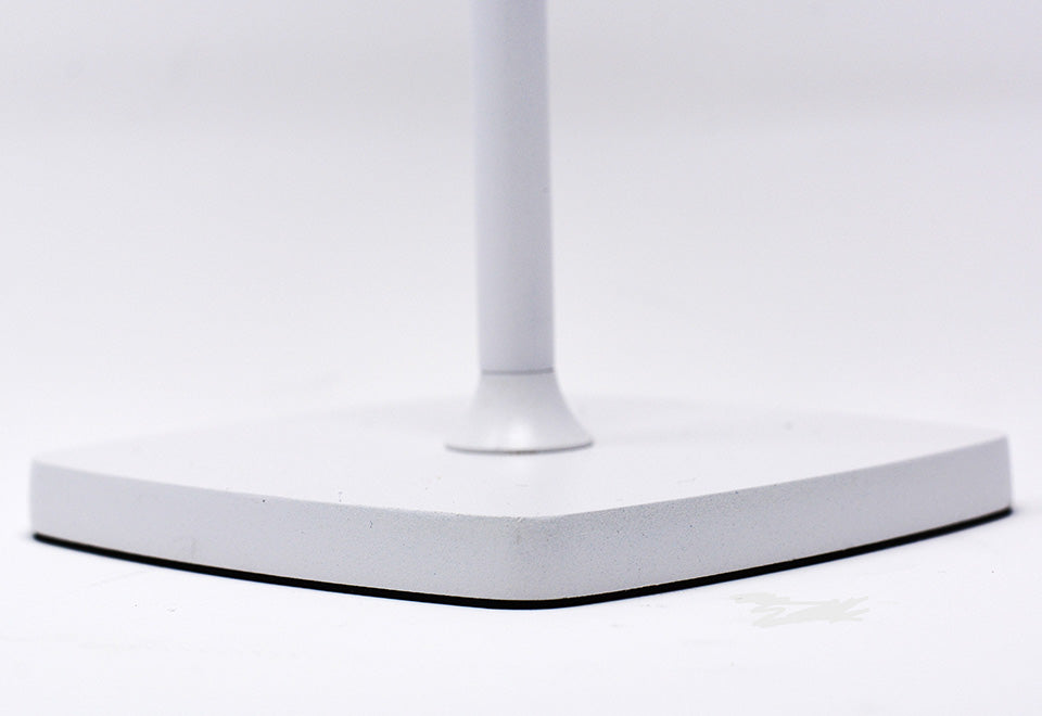 Cordless Indoor/Outdoor Lamp