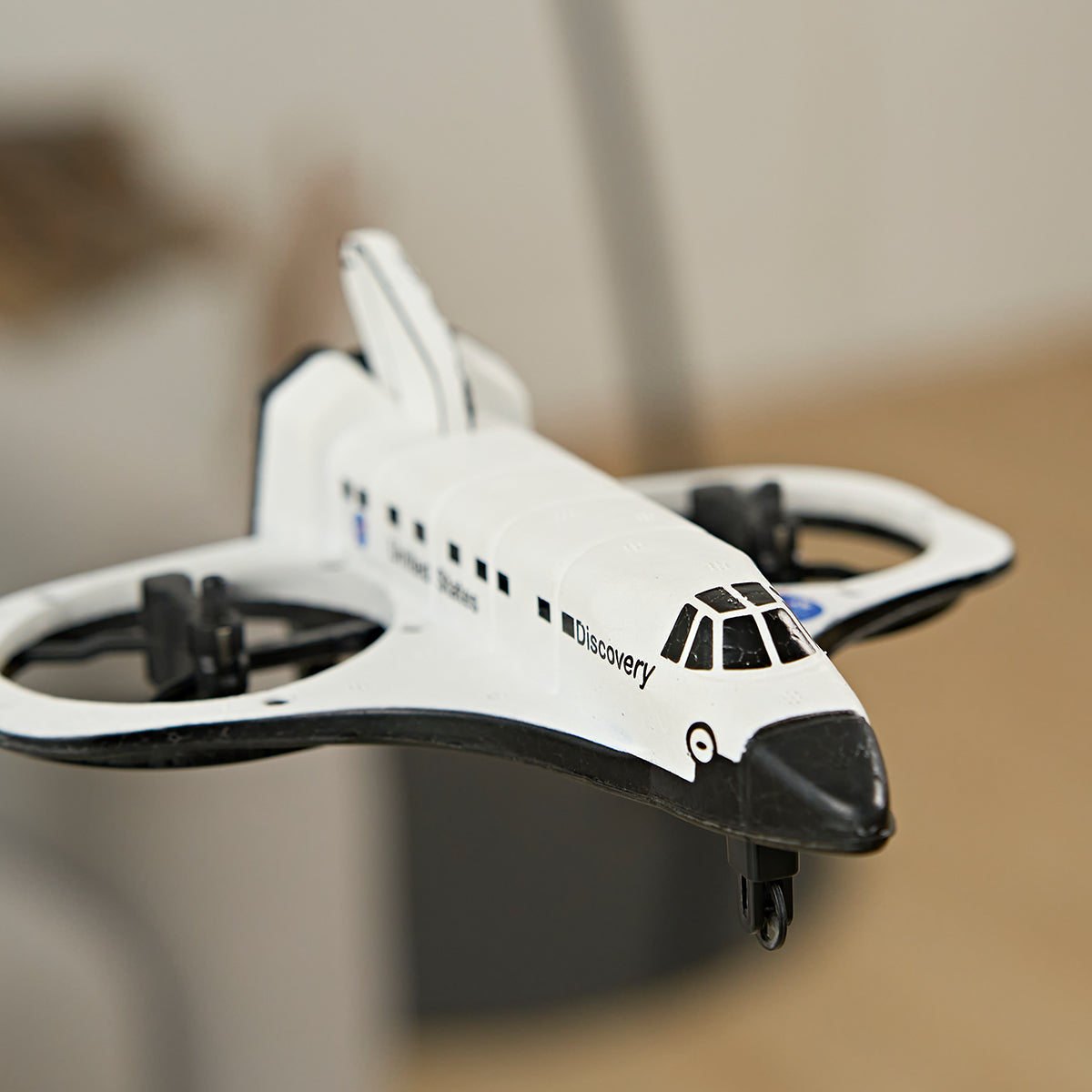 Smithsonian RC Space Shuttle Discovery Drone