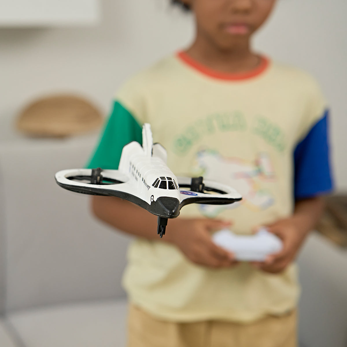 Smithsonian RC Space Shuttle Discovery Drone