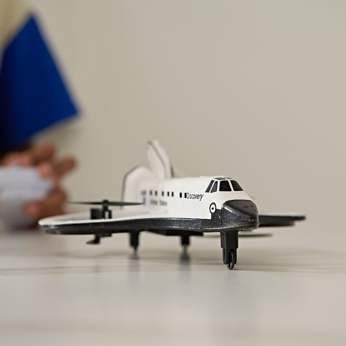 Smithsonian RC Space Shuttle Discovery Drone
