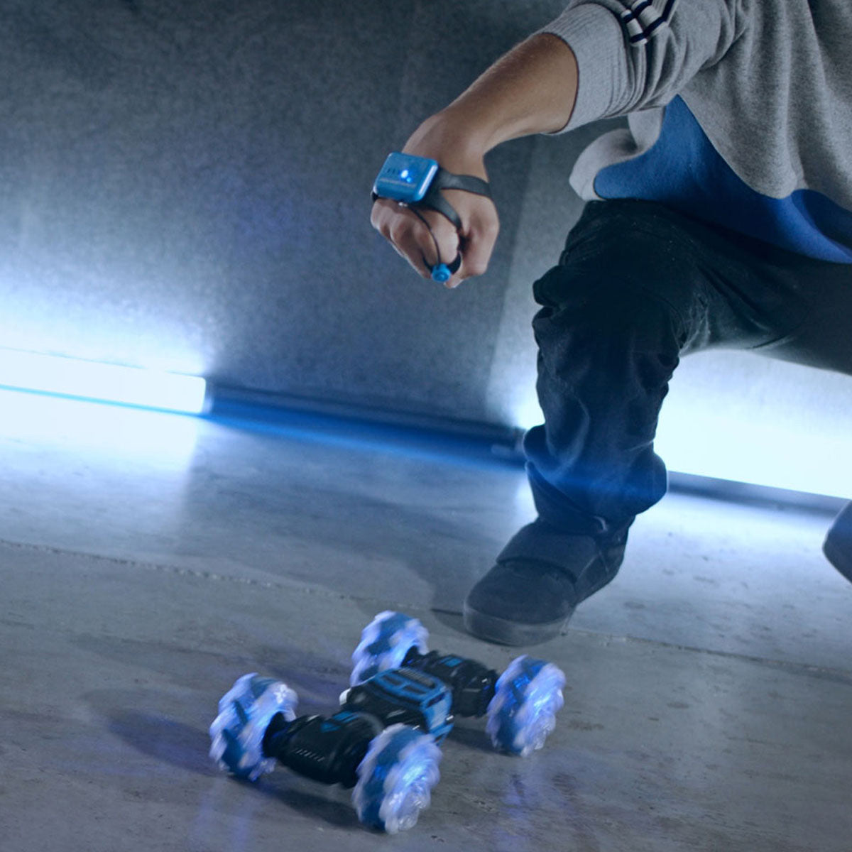 Gesture Sensing RC Stunt Car