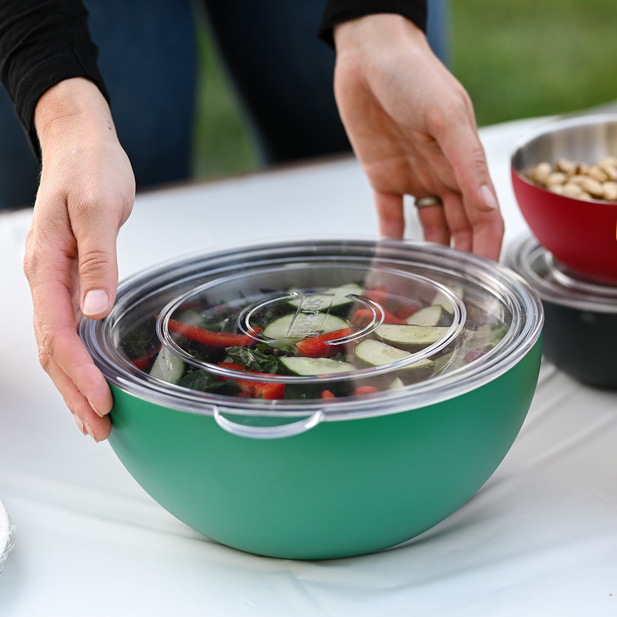 Vacuum-Insulated Serving Bowl