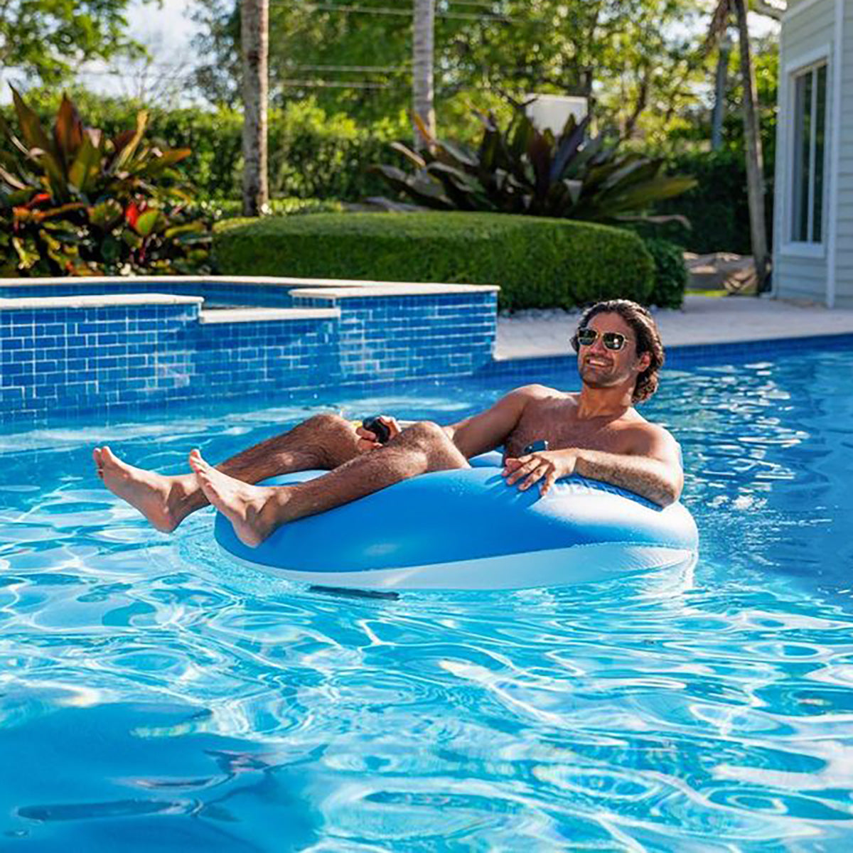 Motorized Tube Float