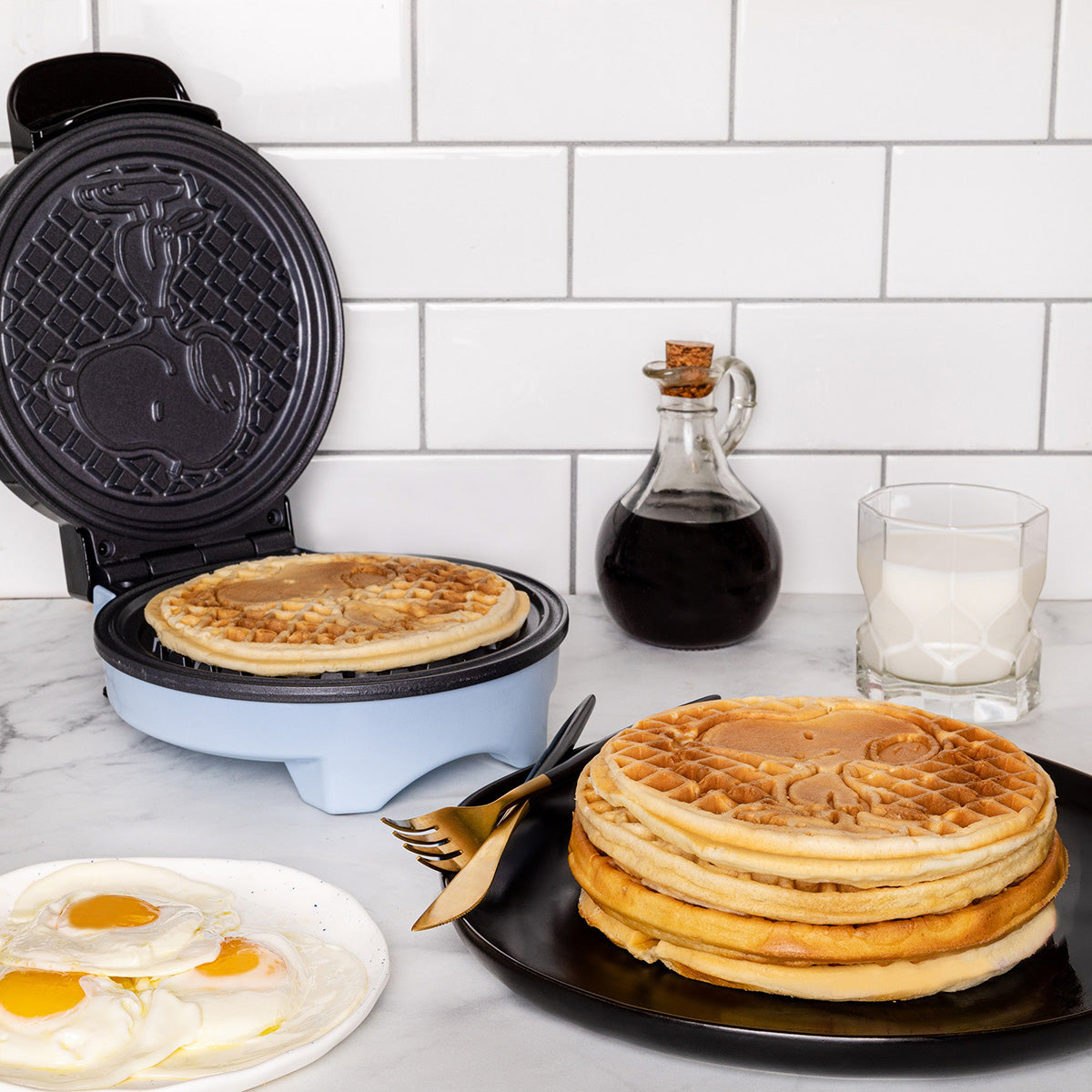Peanuts Snoopy round Waffle Maker