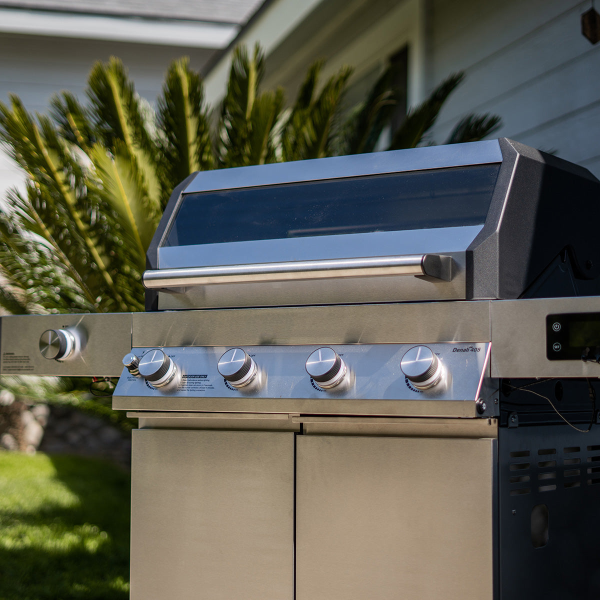 450 sq. in. Smart Grill with Clearview Lid