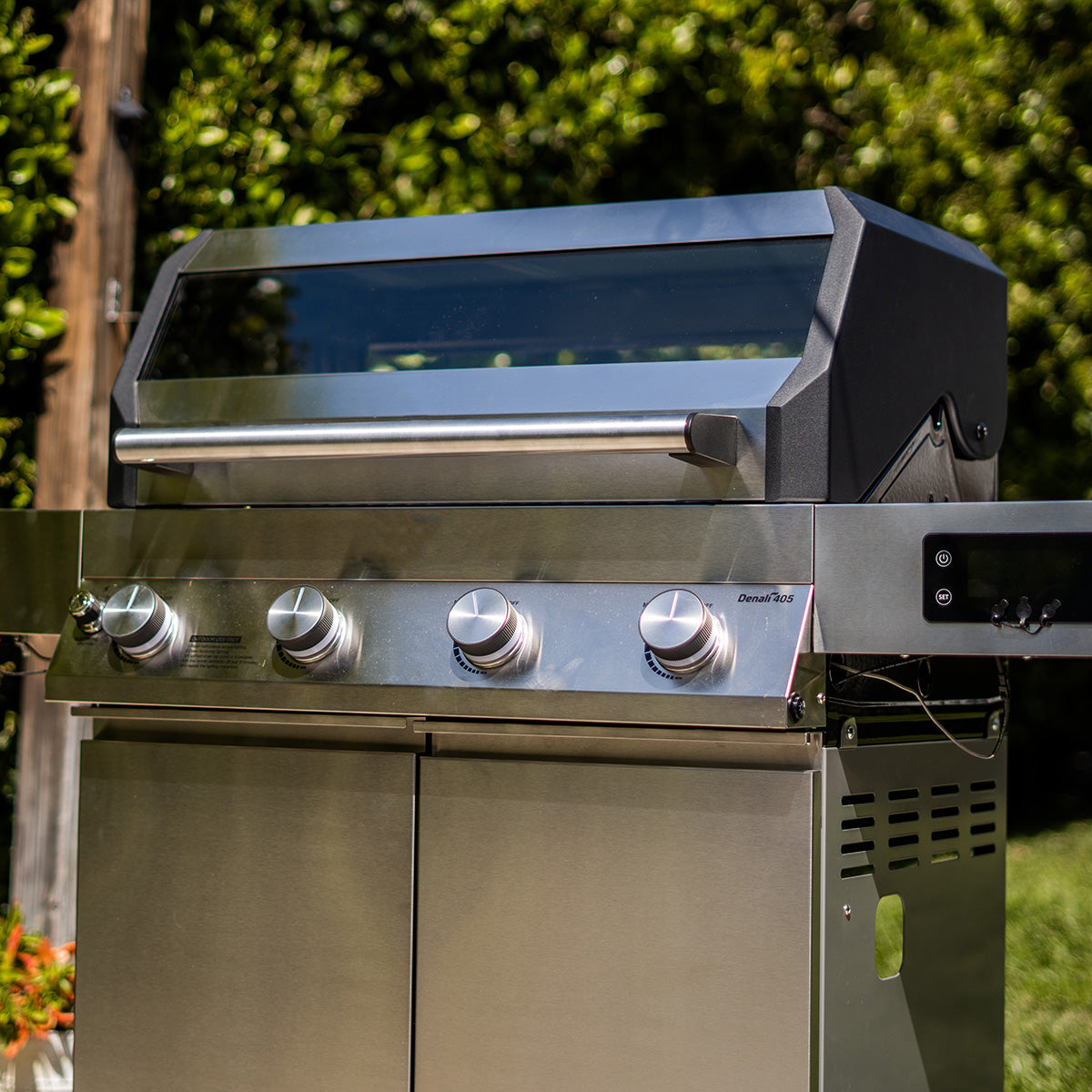 450 sq. in. Smart Grill with Clearview Lid