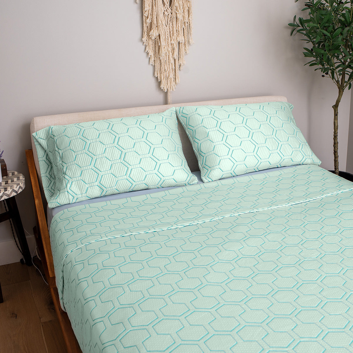 Cooling Bed Blanket and Pillow Case Set