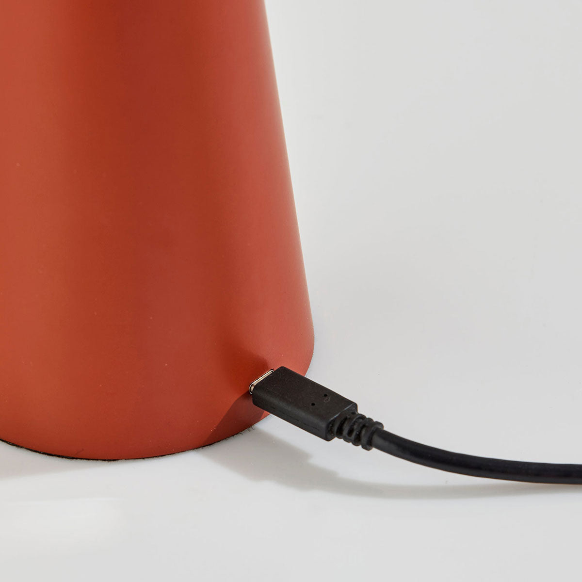 Modern Round Indoor/Outdoor Cordless LED Table Lamp