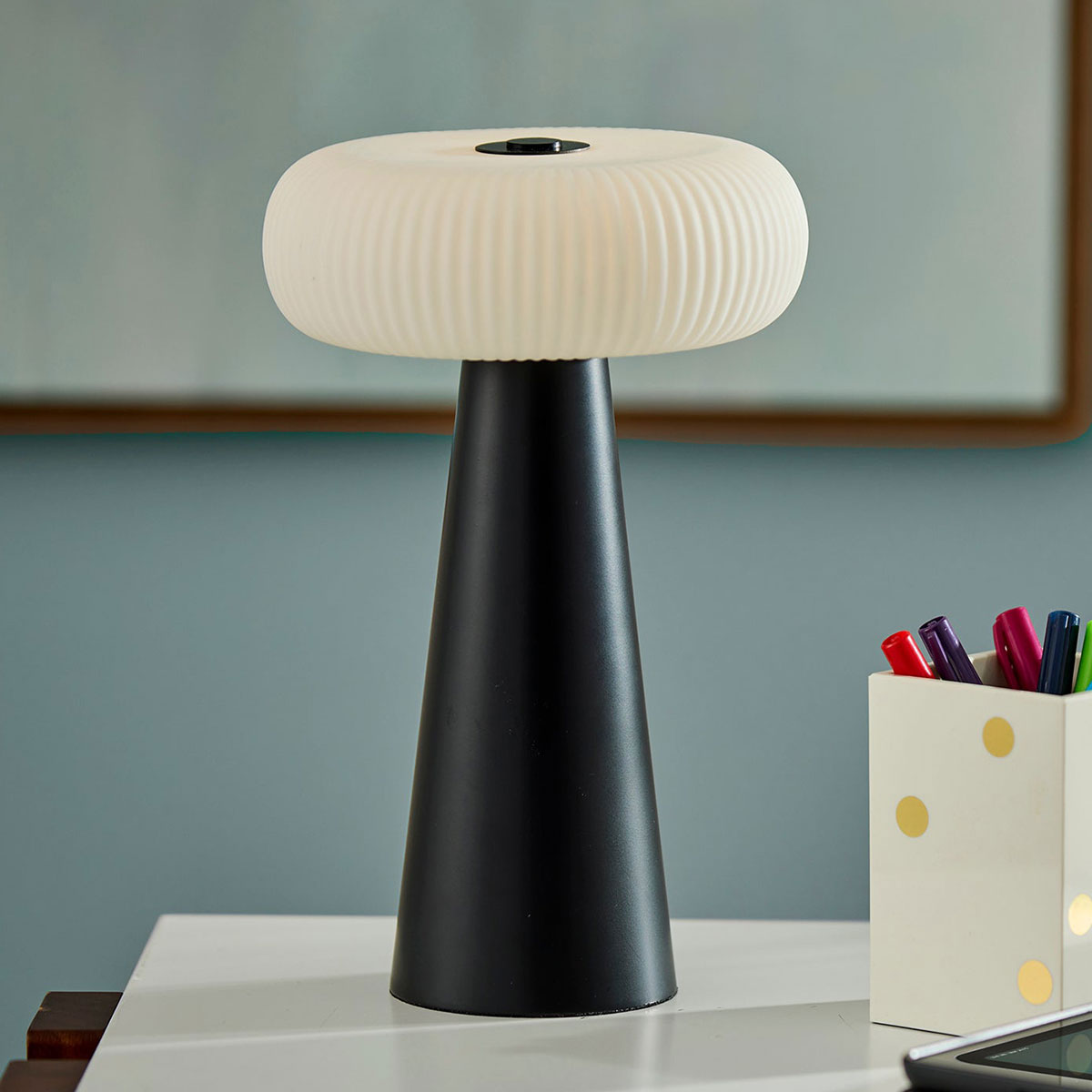 Modern Round Indoor/Outdoor Cordless LED Table Lamp