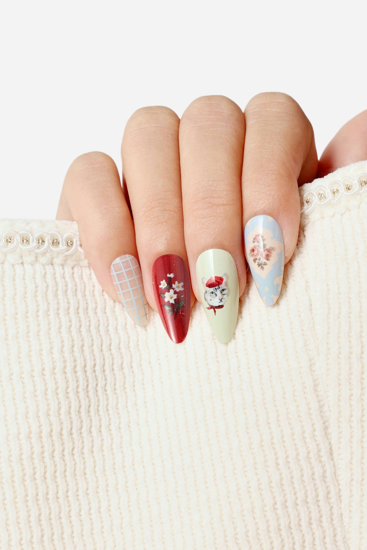 CAT COLLAGE- ALMOND PRESS-ON NAILS
