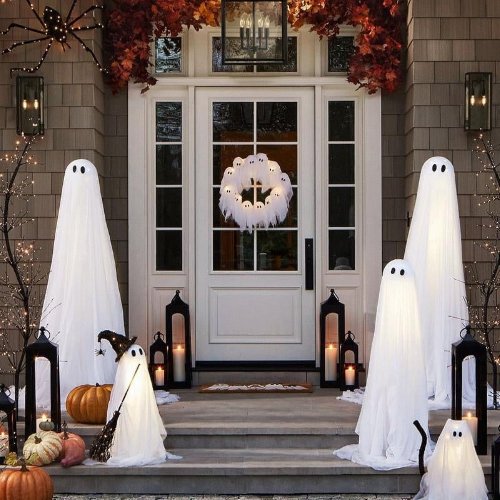 12-Light Illuminated Ghost Halloween Wreath