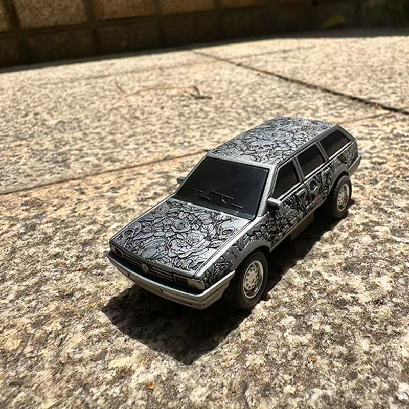 1:64 Scale Rose & Skull Engraved Alloy Santana RC Car - T03