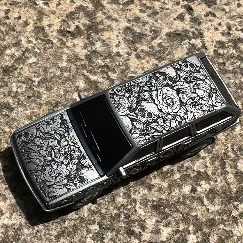 1:64 Scale Rose & Skull Engraved Alloy Santana RC Car - T03