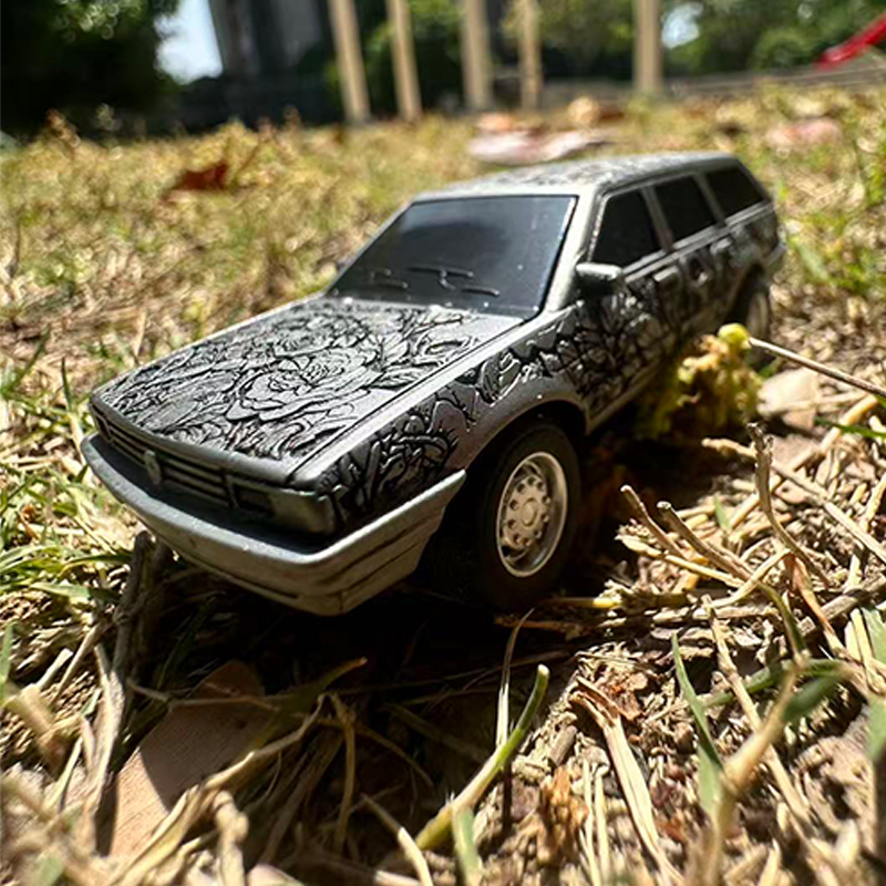 1:64 Scale Rose & Skull Engraved Alloy Santana RC Car - T03