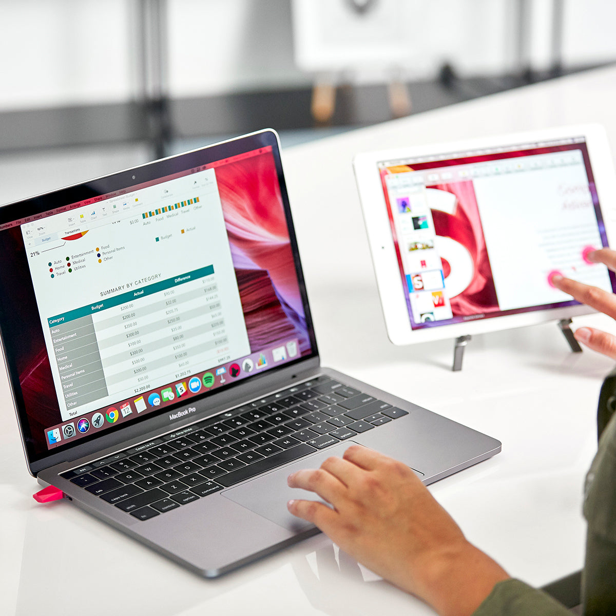 iPad-to-Monitor Adapter