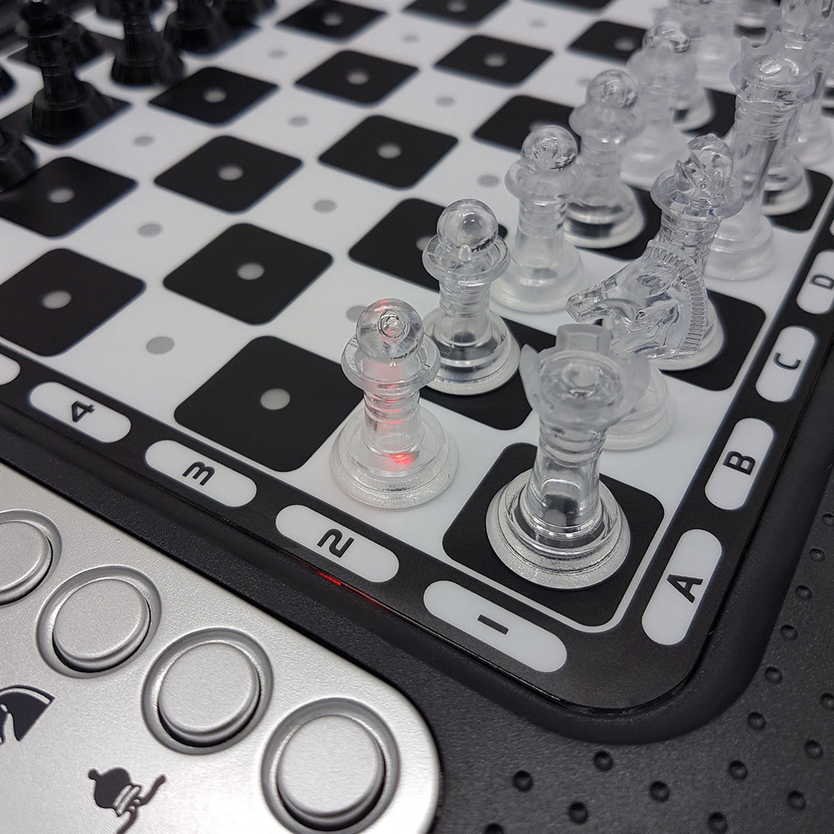 Electronic Chess Game with Touch Keyboard