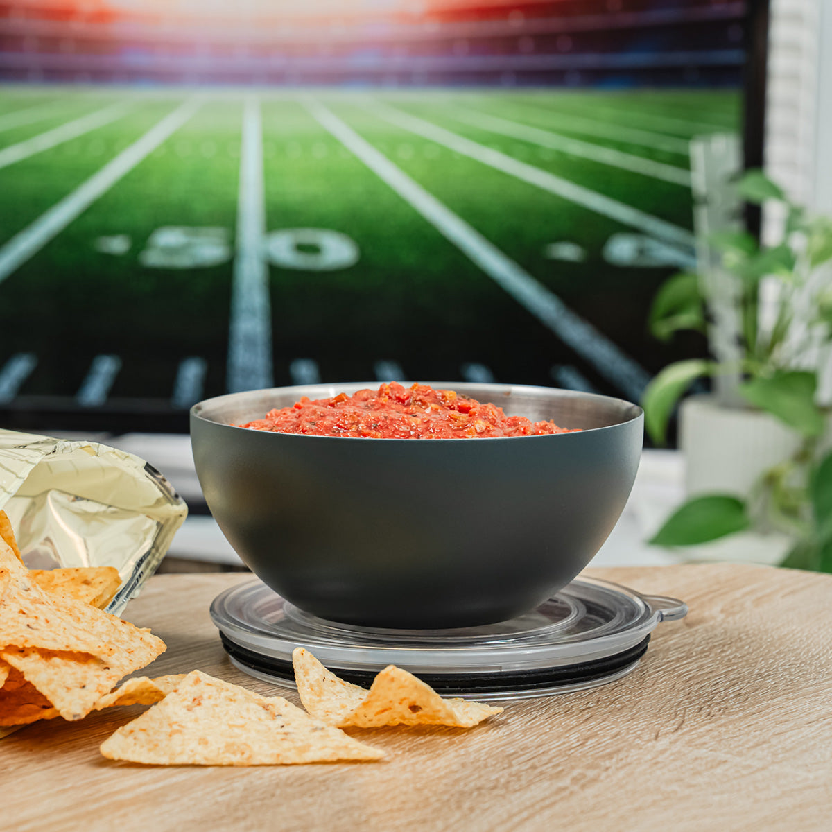 Vacuum-Insulated Serving Bowl