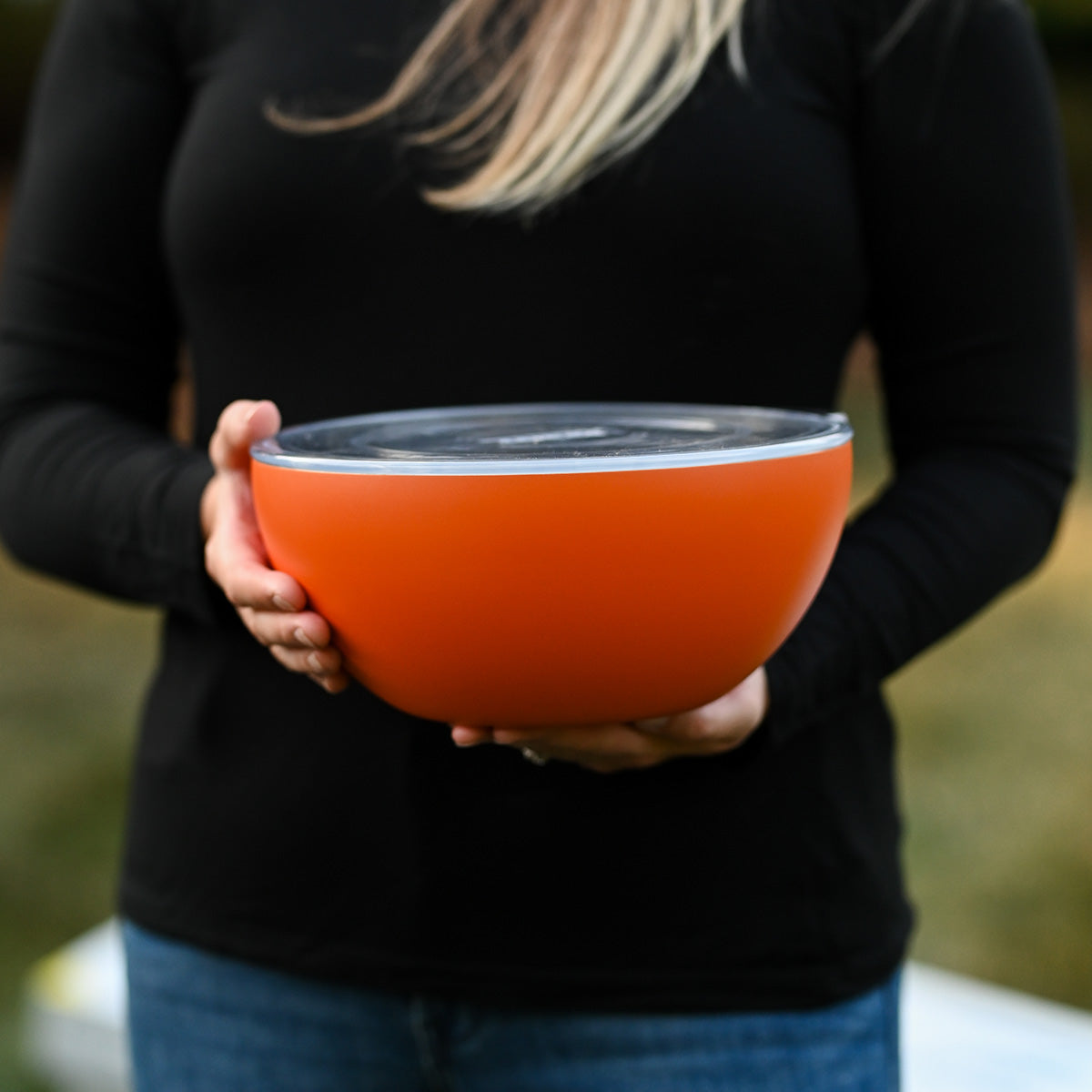 Vacuum-Insulated Serving Bowl