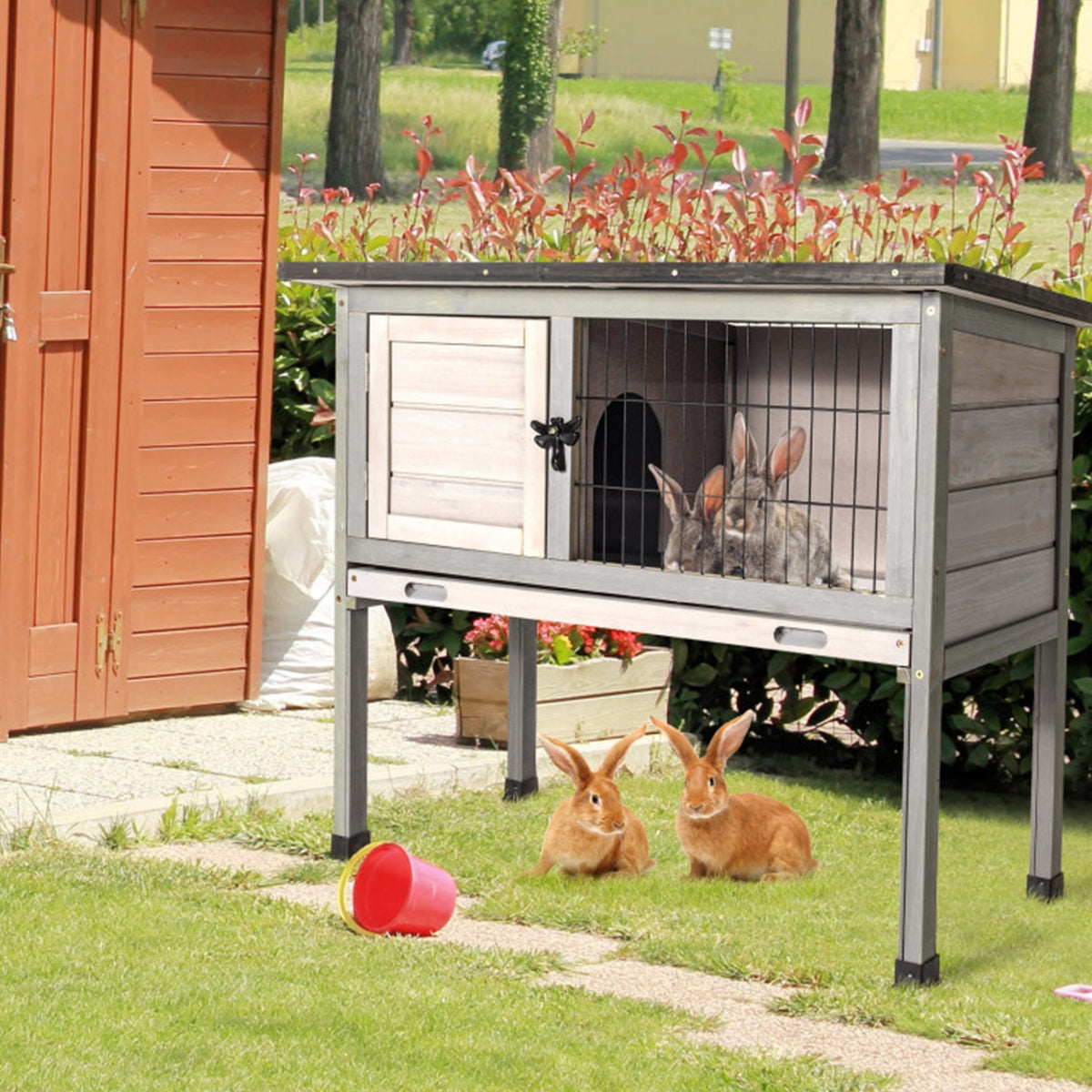 Elevated Rabbit Hutch with Hinged Roof