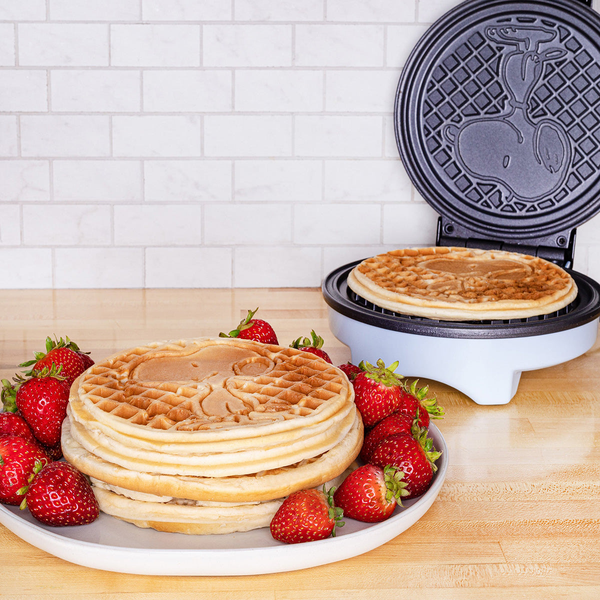 Peanuts Snoopy round Waffle Maker