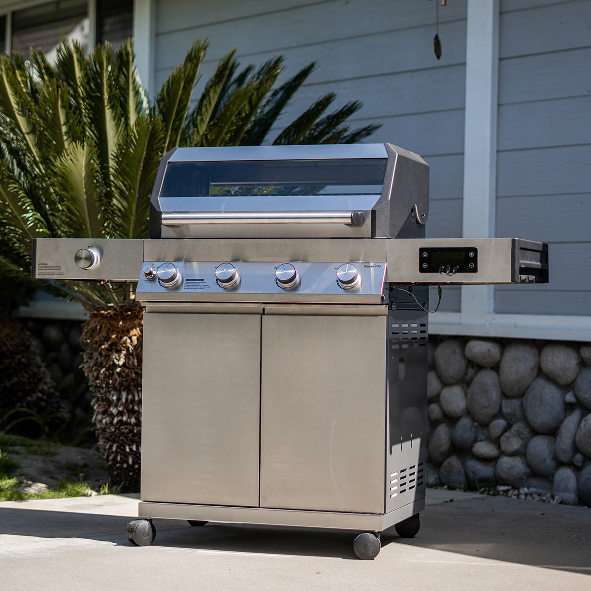450 sq. in. Smart Grill with Clearview Lid