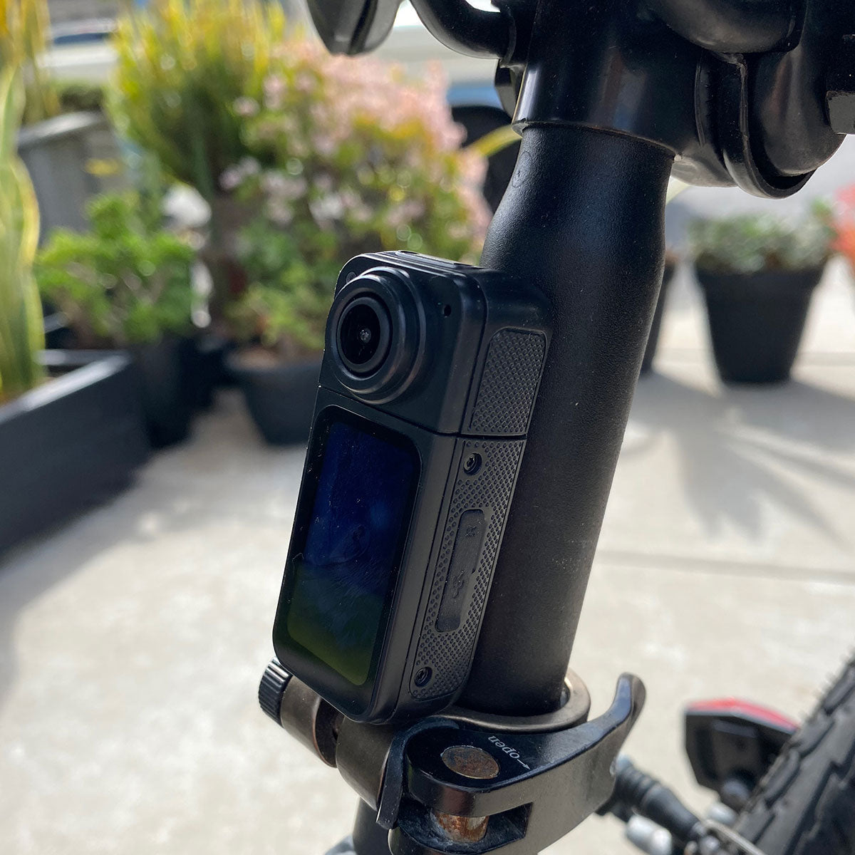 Rotating Lens Action Camera
