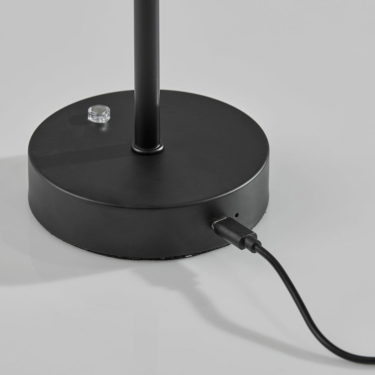 Metal Finish Indoor/Outdoor Cordless LED Table Lamp