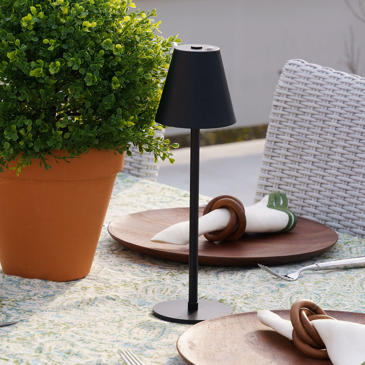 4-in-1 Indoor/Outdoor Bug Deterrent Lamp