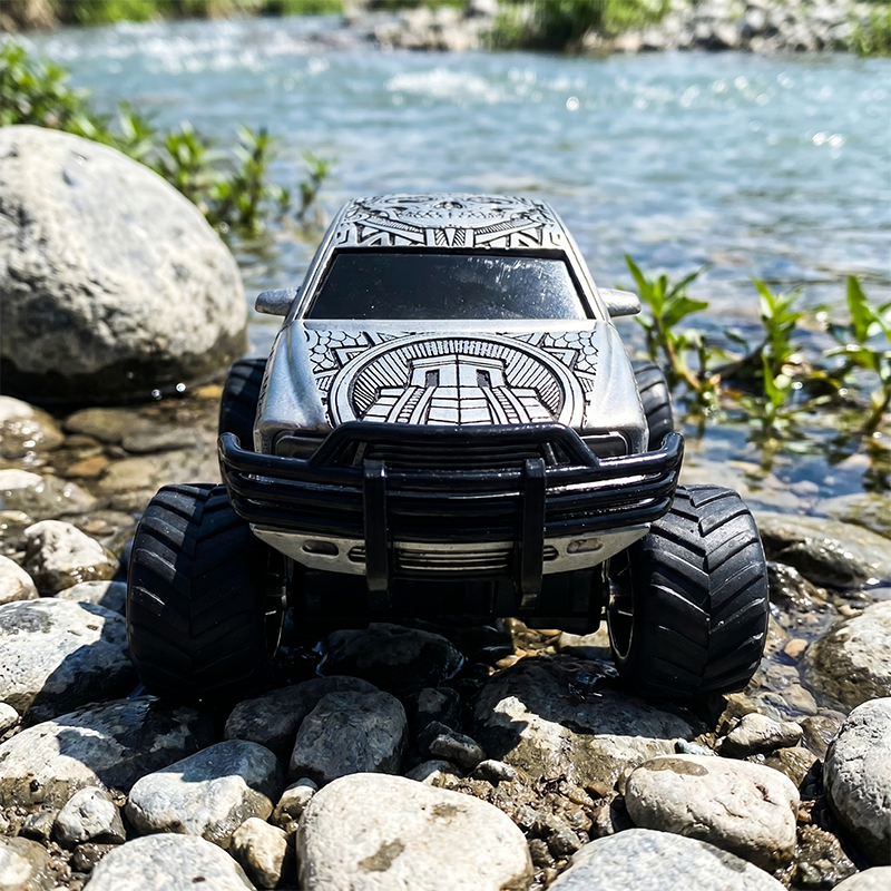 1/64 Scale Die-cast RC Car with Skull Carving – T01