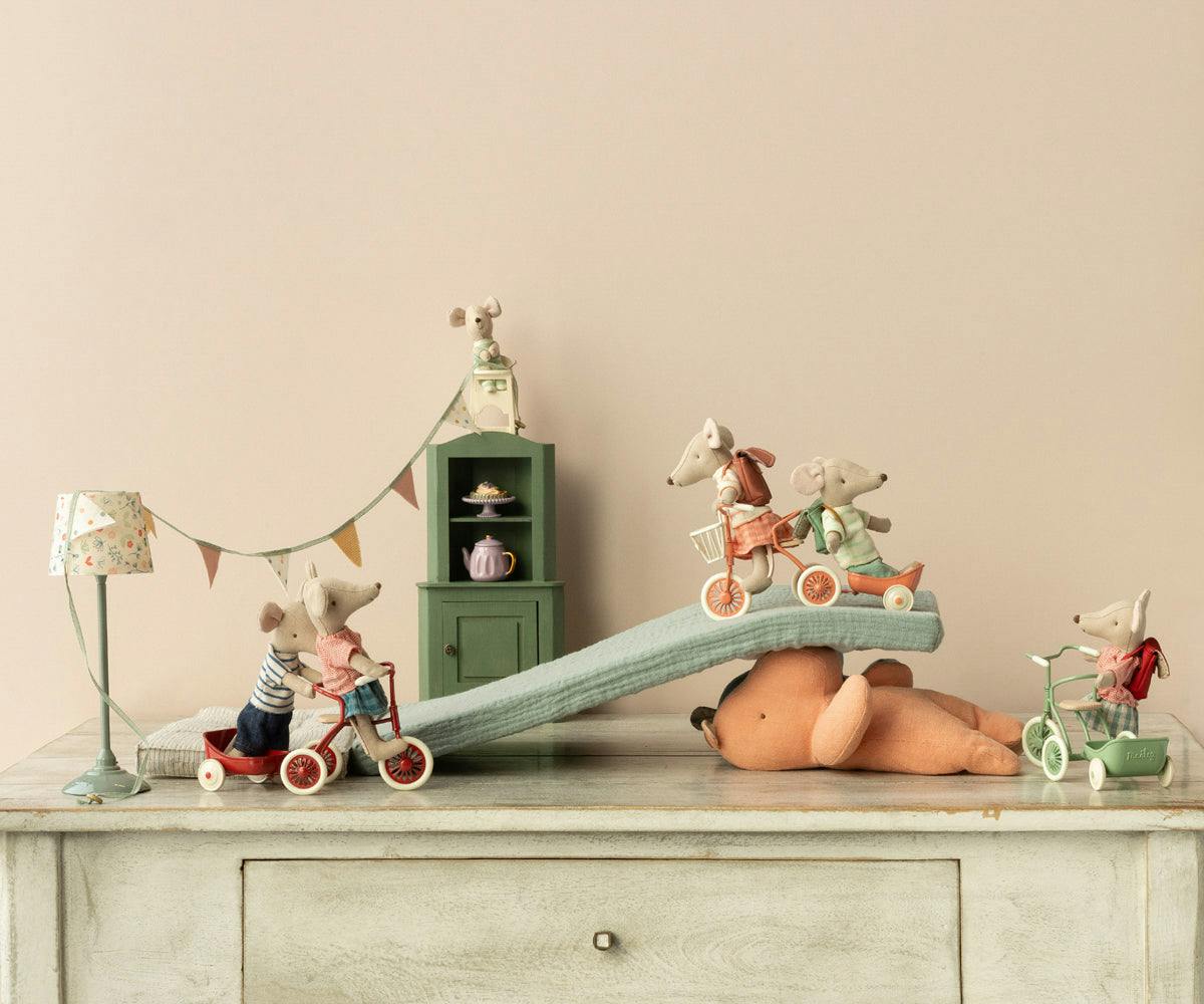 Abri a tricycle, Mouse - Red