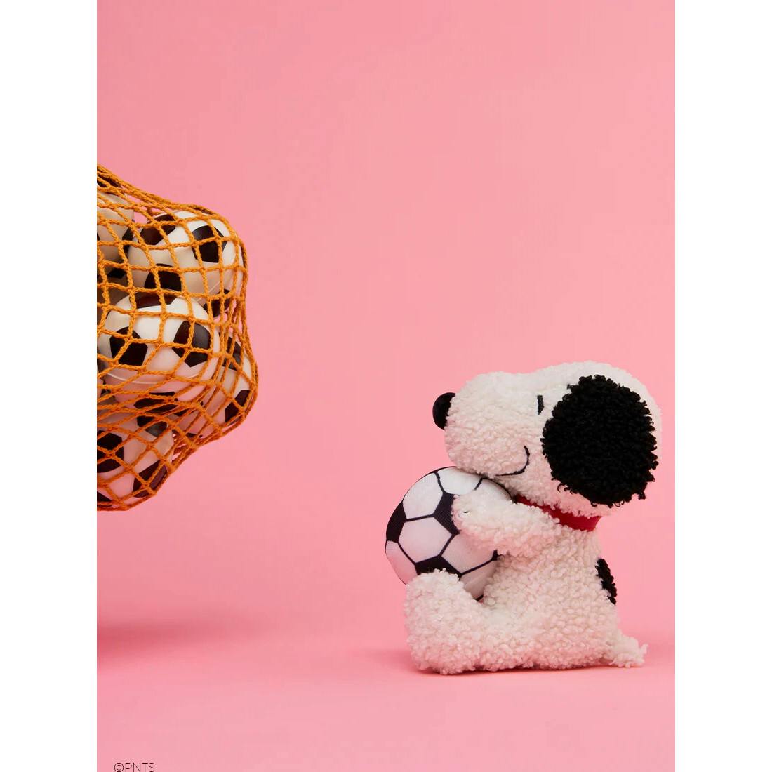 Plush Peanuts Snoopy Soccer 6"