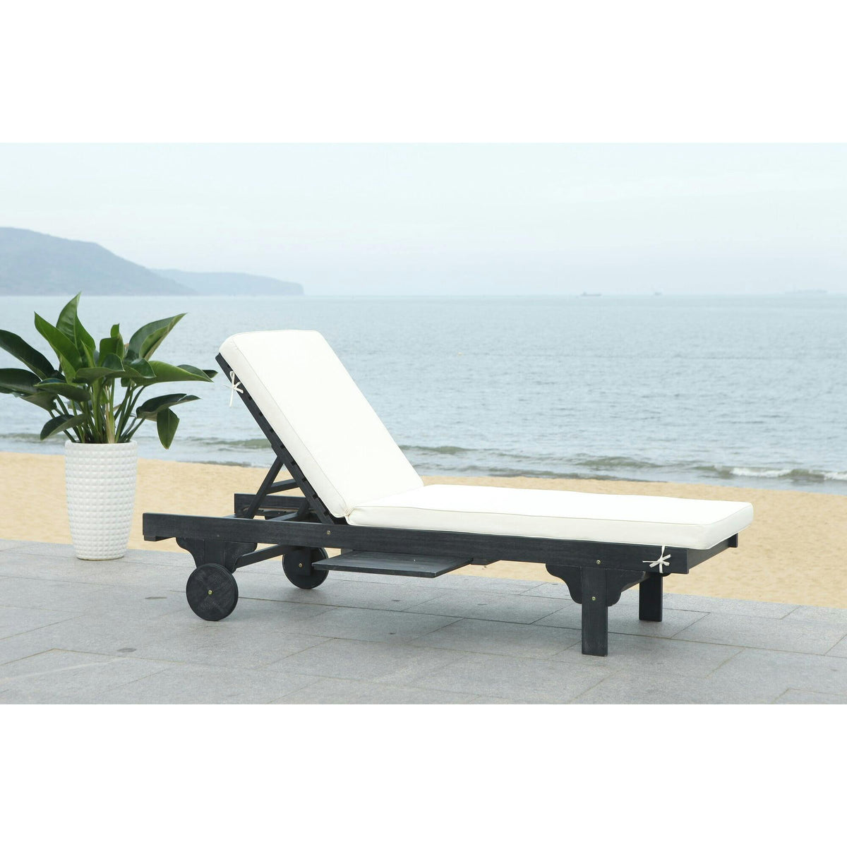 Newport Lounge Chair
