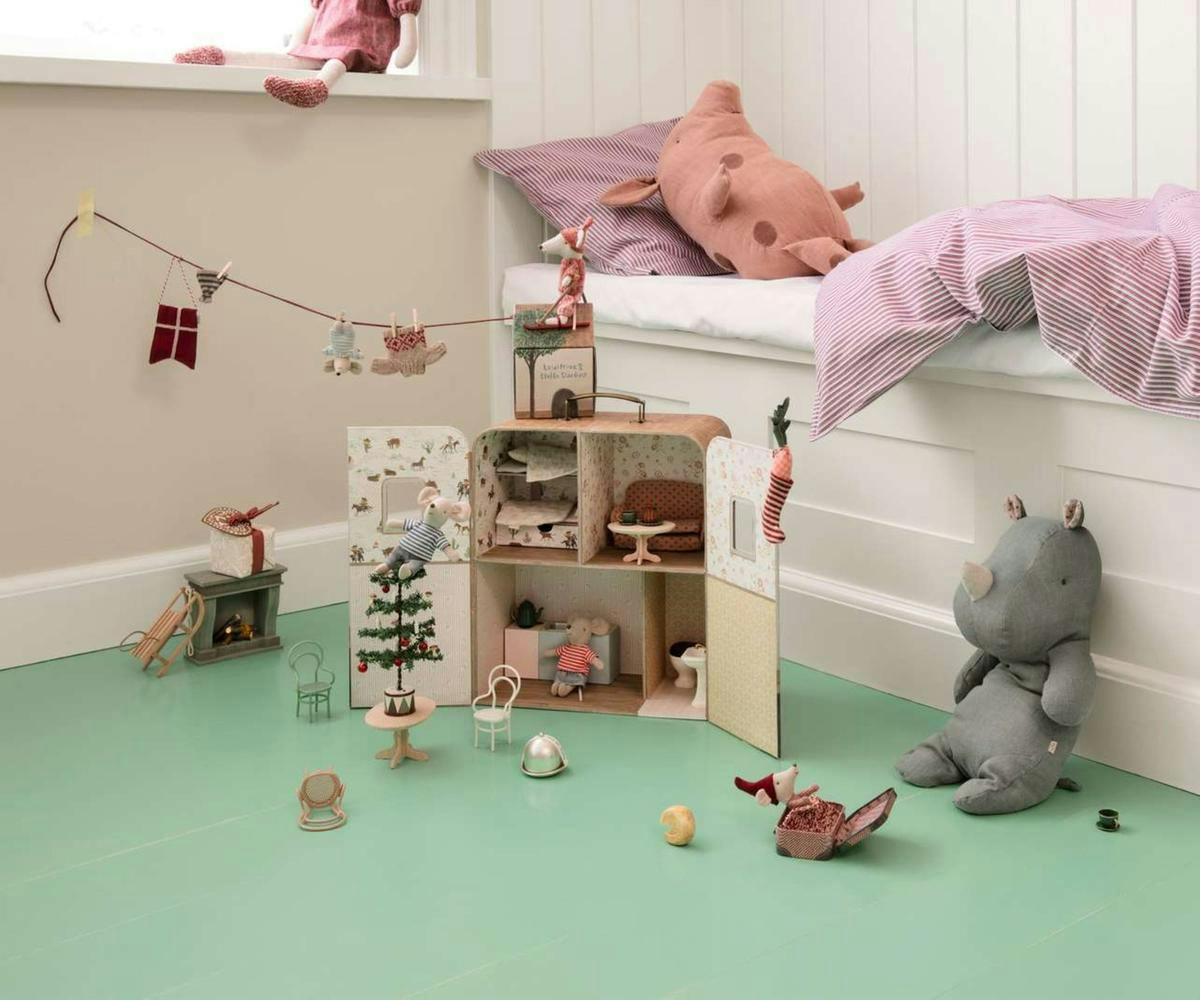 SuitCasa Mouse House