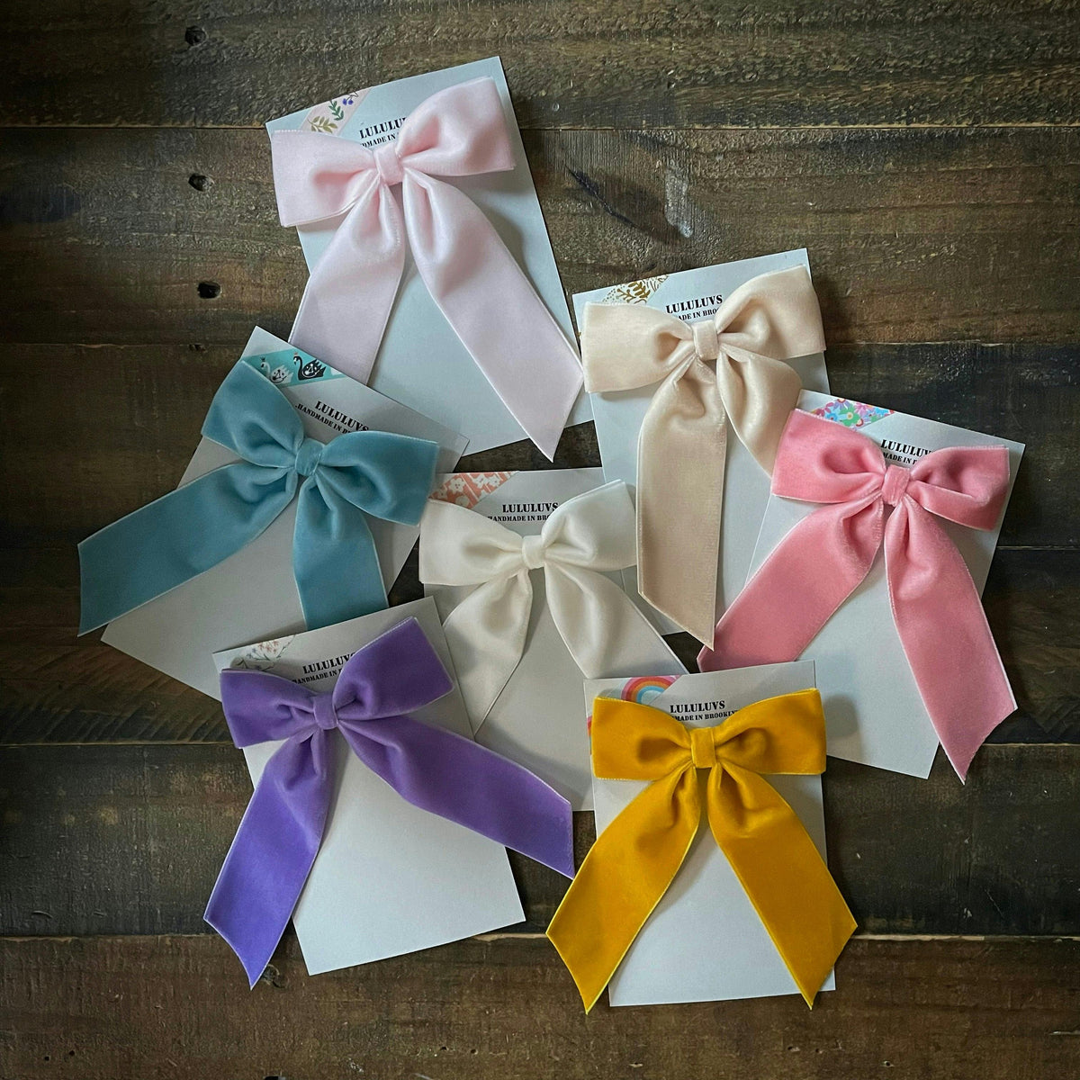 Big Velvet Bow, Porcelain