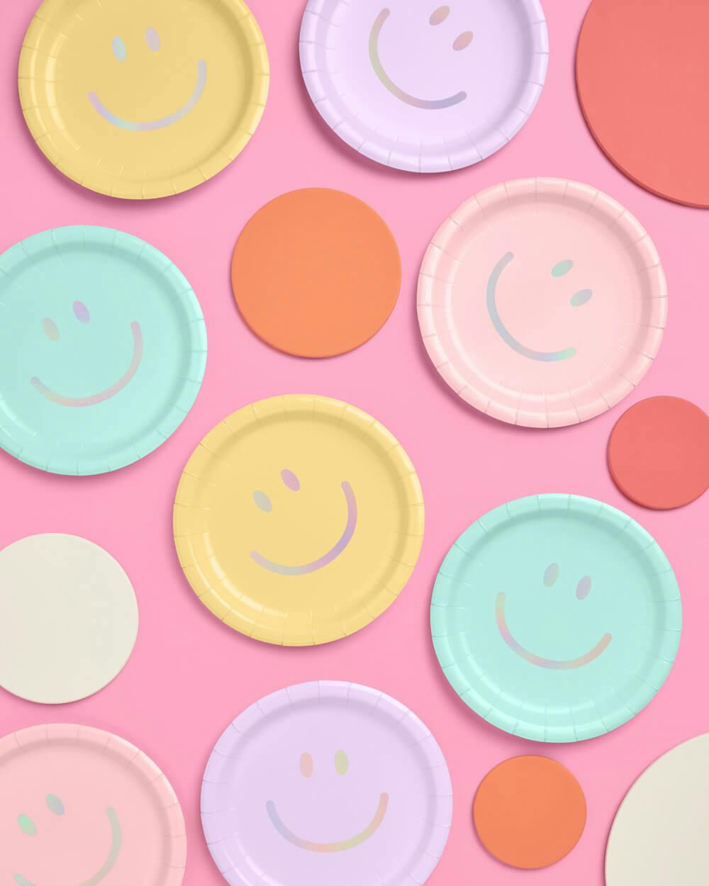 Smiley Plates - 24 paper plates