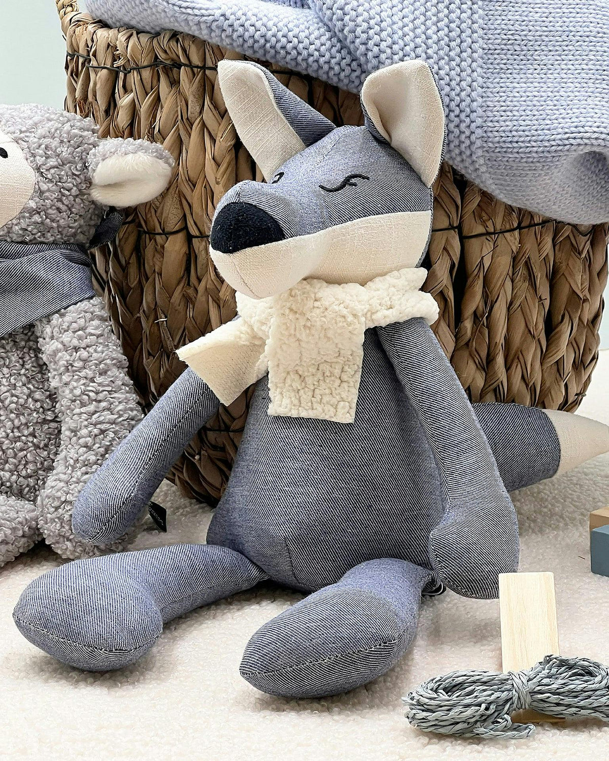 Henri the Wolf | Pamplemousse Peluches