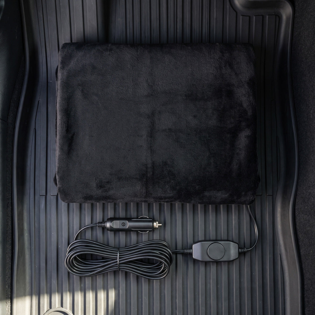 Plush 12V Heated Car Blanket Cigarette Lighter Plug Electric Throw