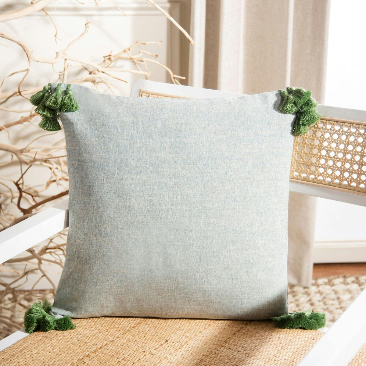 Larzon Pillow