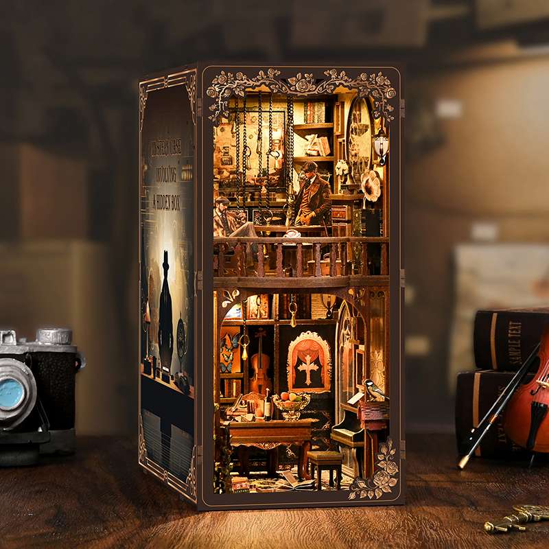 Secret Case Files Detective DIY Book Nook Kit