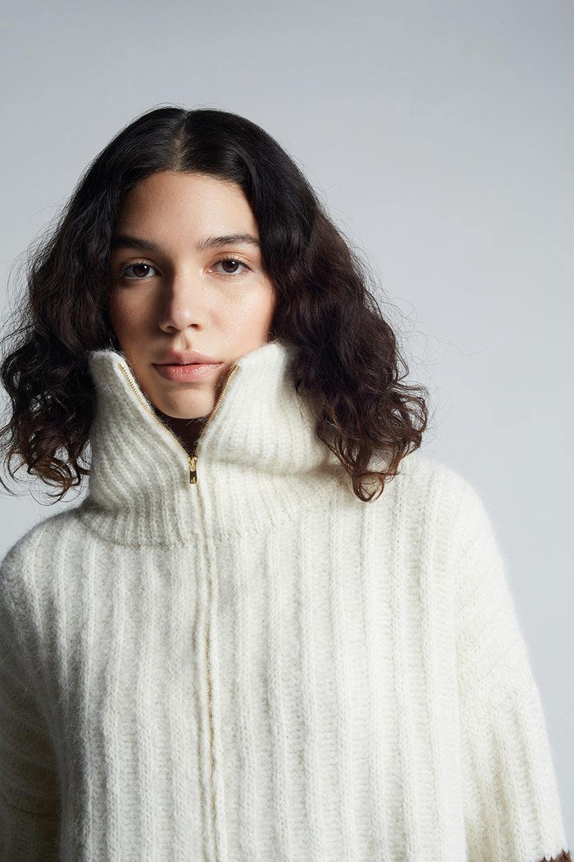 UMA COLOR-BLOCK PONCHO